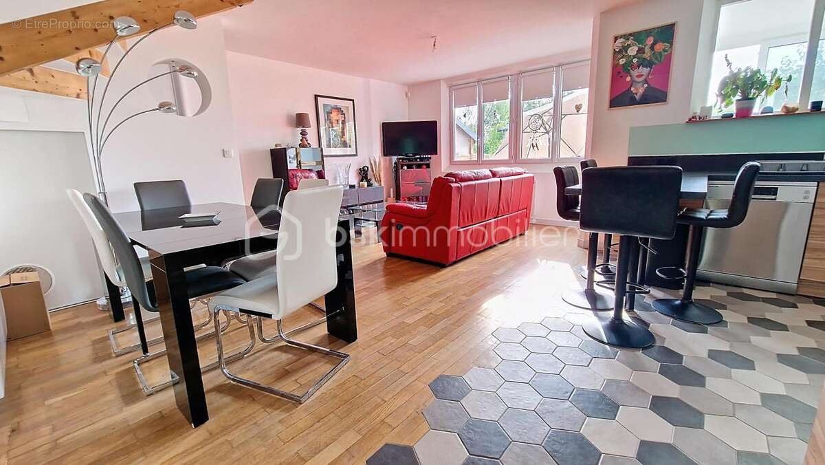 maison 3 chambres à 2 pas de la mairie - photo 2