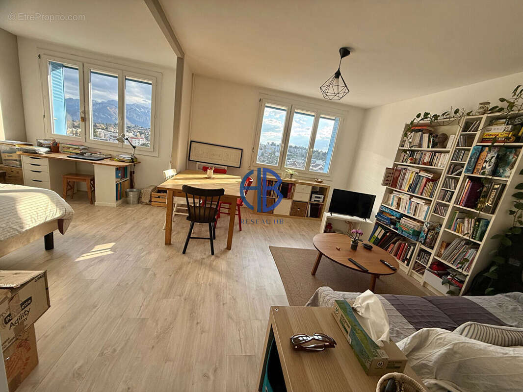Appartement à VOIRON