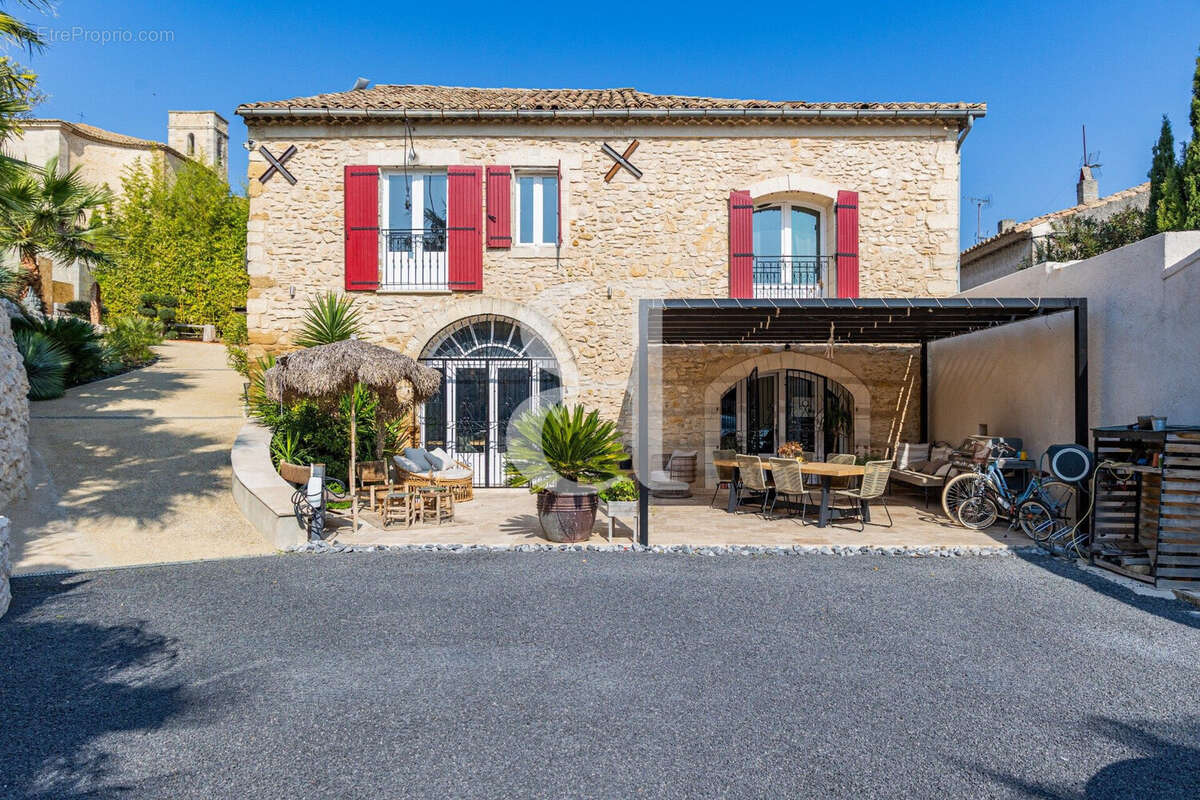 Maison à L'ISLE-SUR-LA-SORGUE
