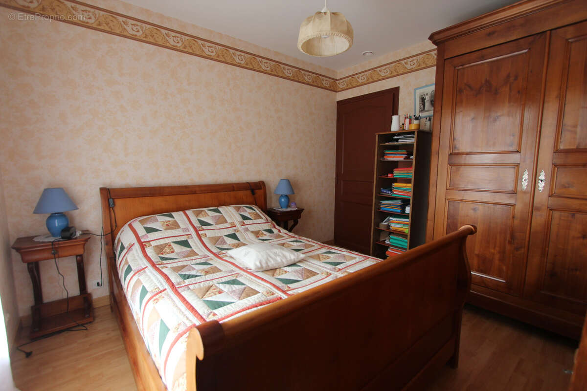 Maison à SAINT-MARTIN-DE-BERNEGOUE