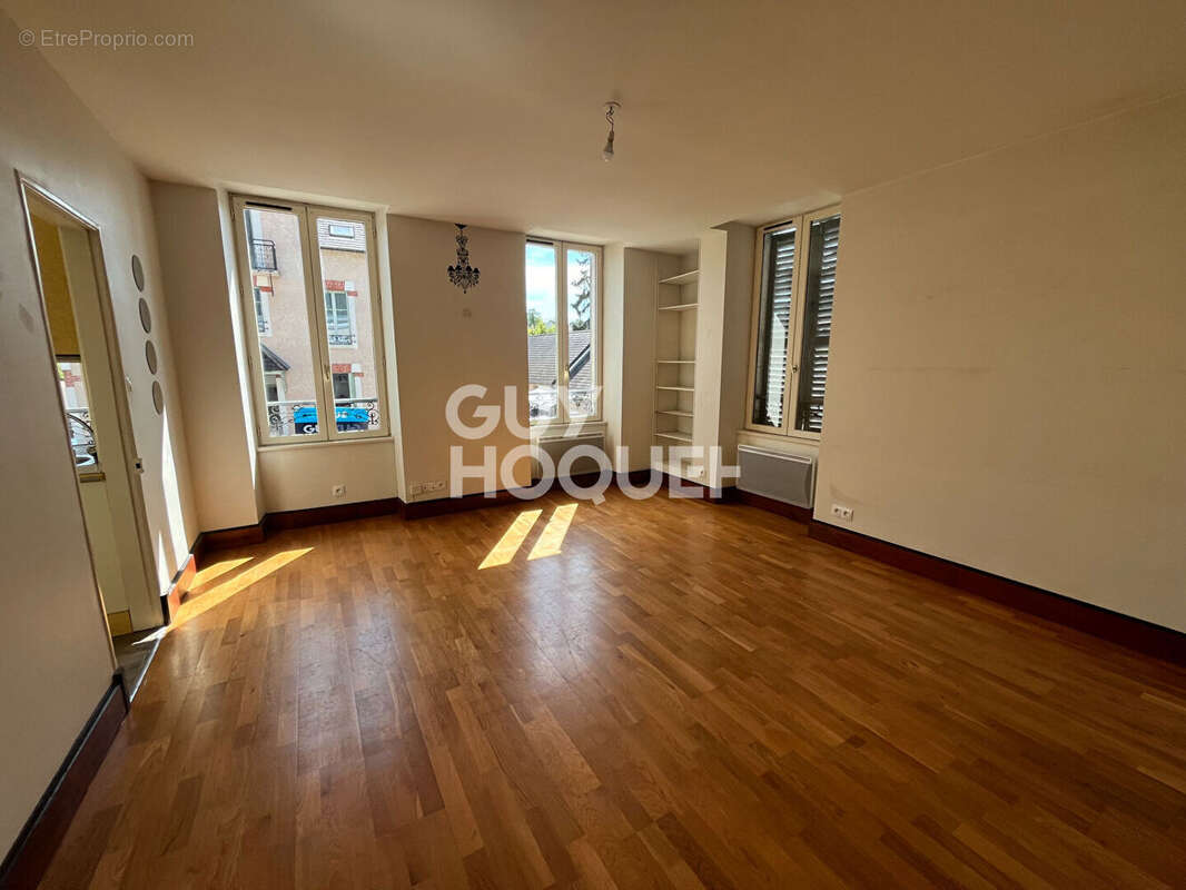 Appartement à MONETEAU