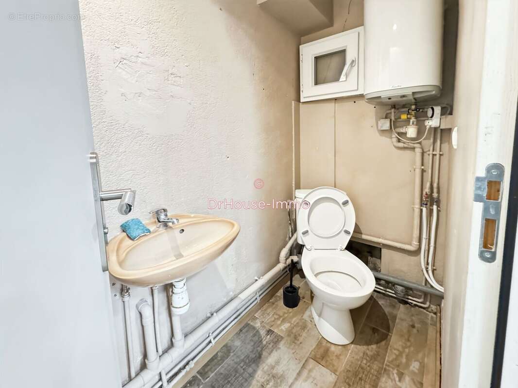 Commerce 33 m² à Tourves  - photo 4