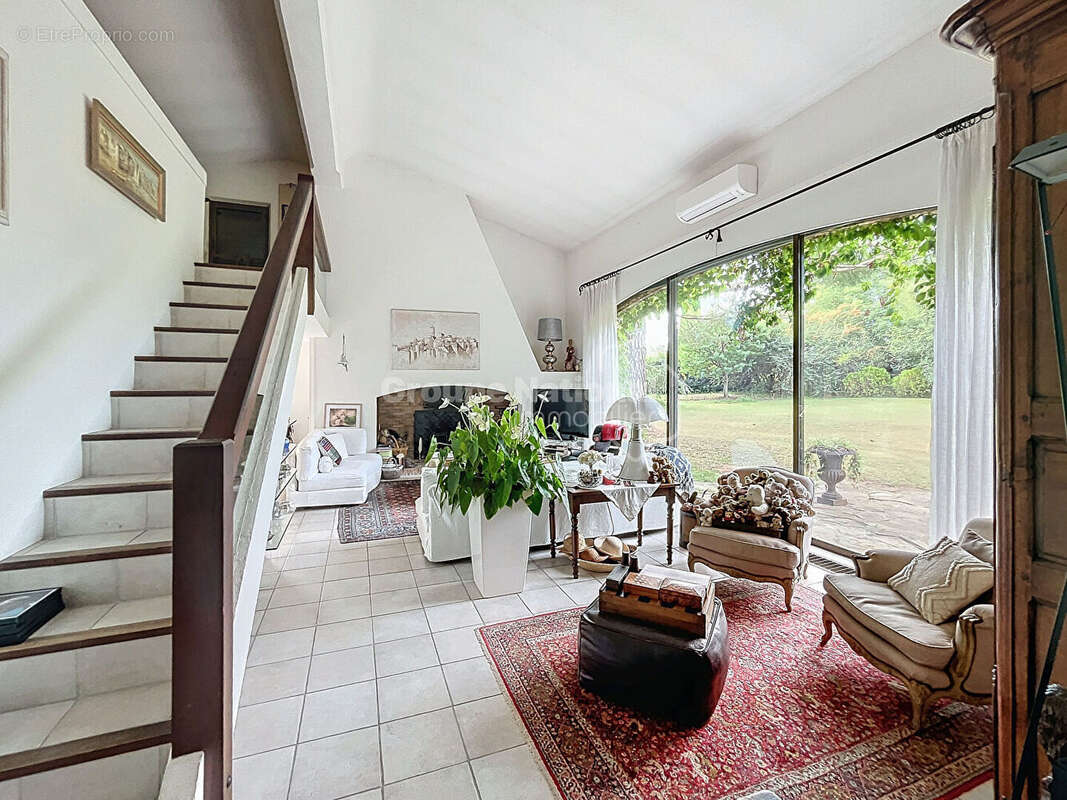 Maison à MOUGINS