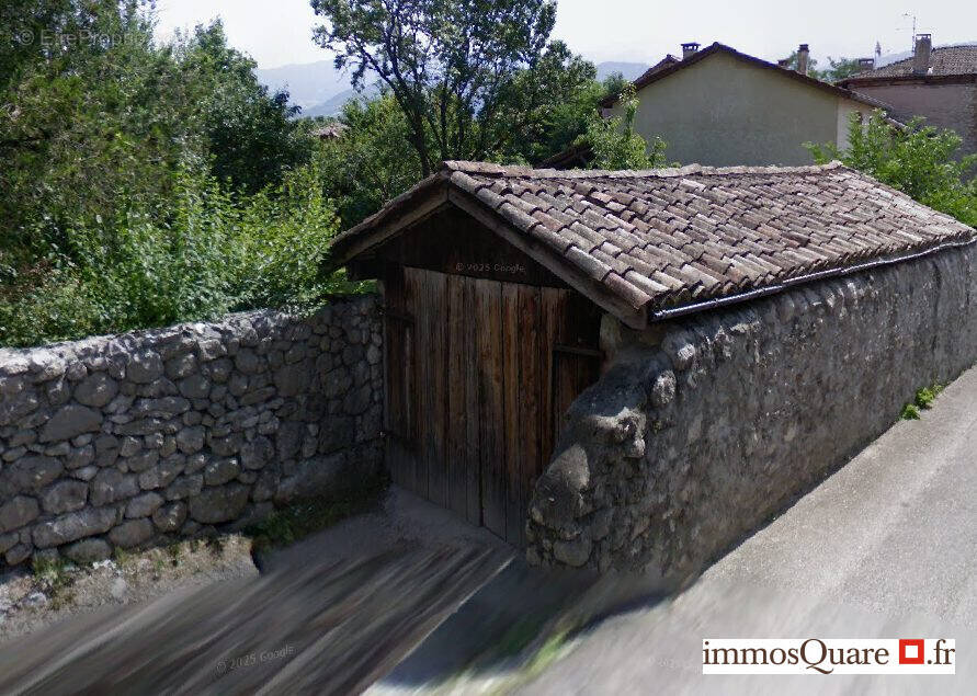 Parking à CROLLES