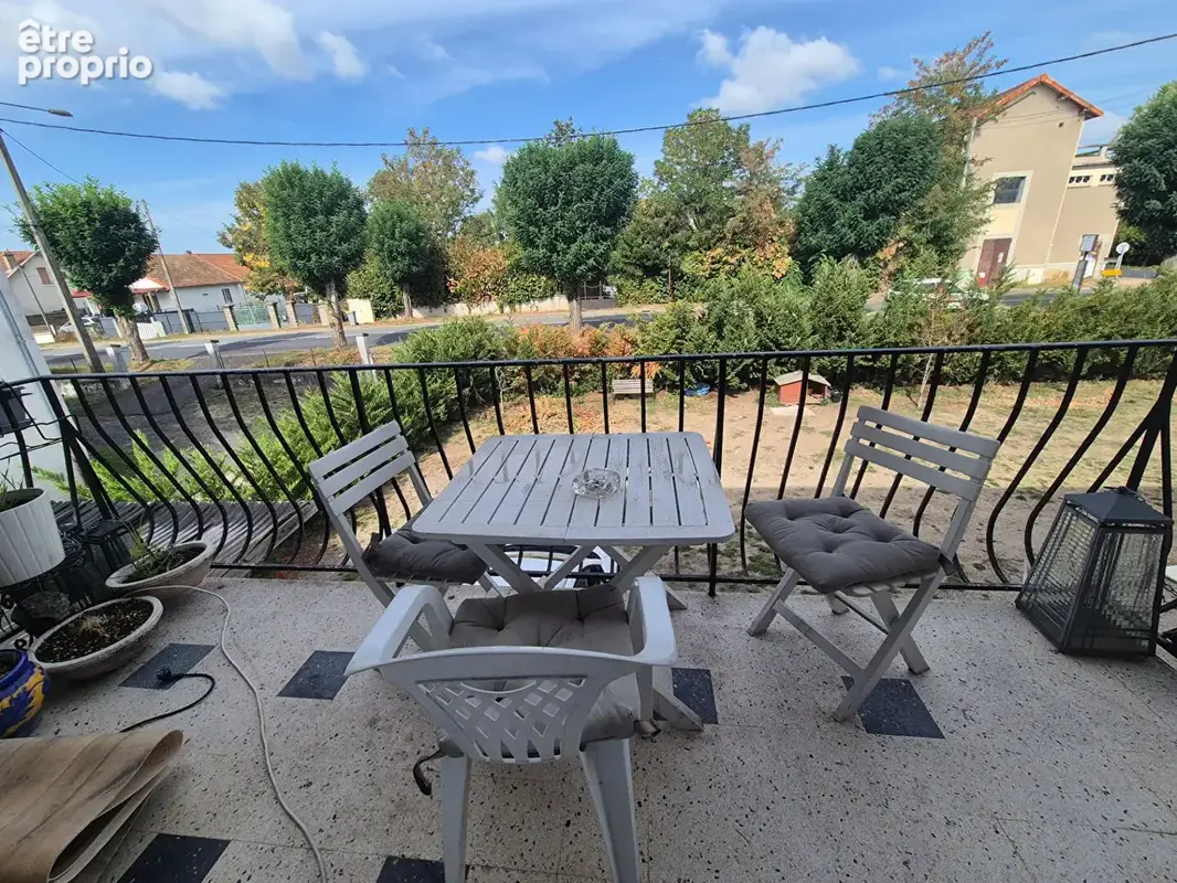 LEZOUX / Grande maison familiale à vendre de 166 m2 comprenant 2 logements ! - photo 7