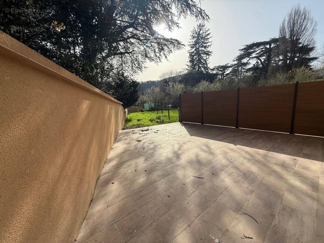 Appartement à FONTAINES-SUR-SAONE