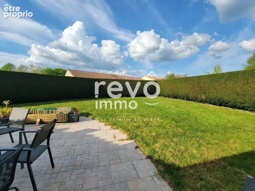 Maison 120 m² à Saint-Pierre-Montlimart  - photo 10