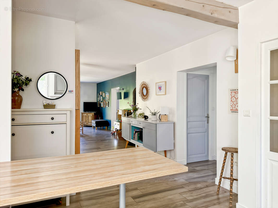Maison à AILHON