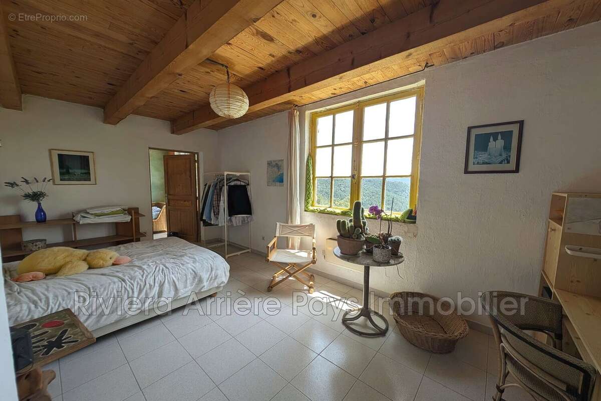 Maison 107 m² à Saint-Antonin  - photo 8