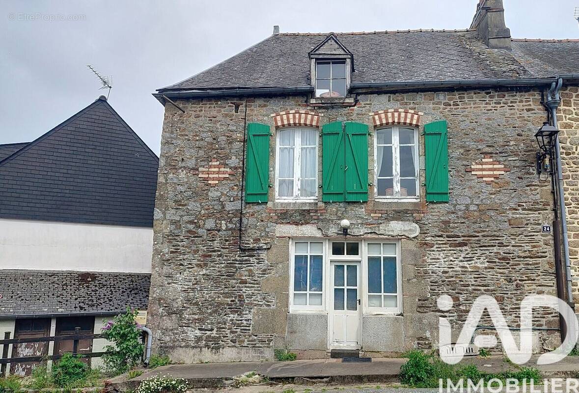 Photo 1 - Maison à BAZOUGES-LA-PEROUSE