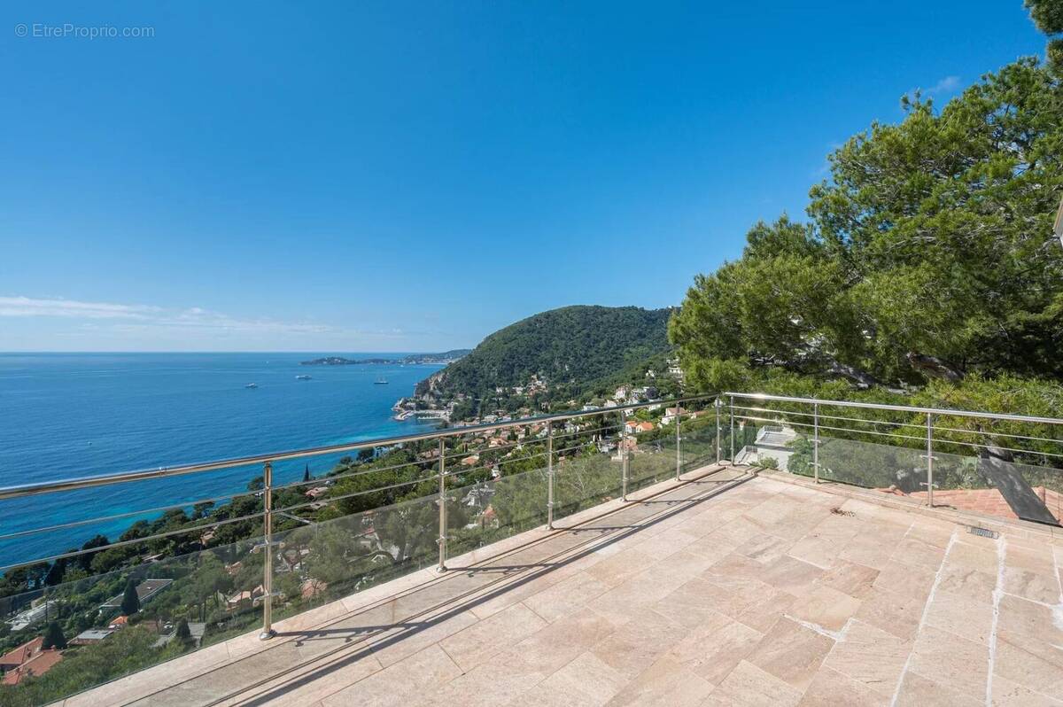 Maison à EZE