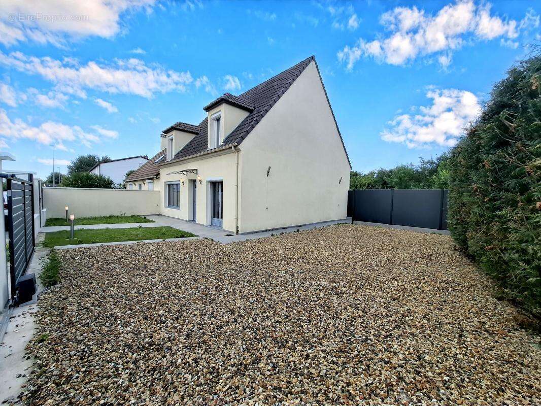 Maison à CUISE-LA-MOTTE