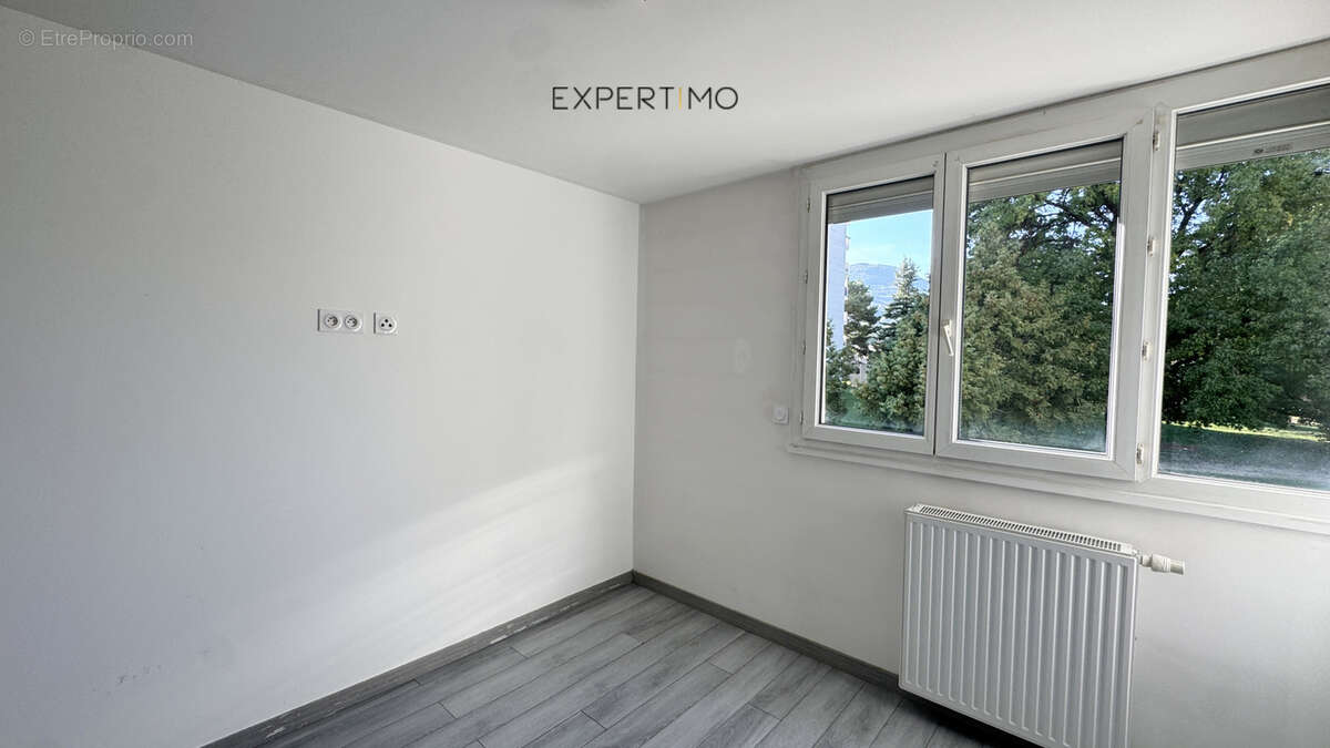 Appartement à SAINT-MARTIN-D&#039;HERES