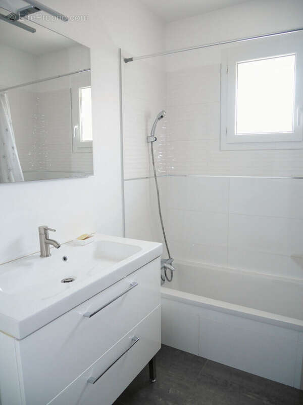 CESTAS Bourg maison 5 pièces récente à vendre ref 2286 - photo 9