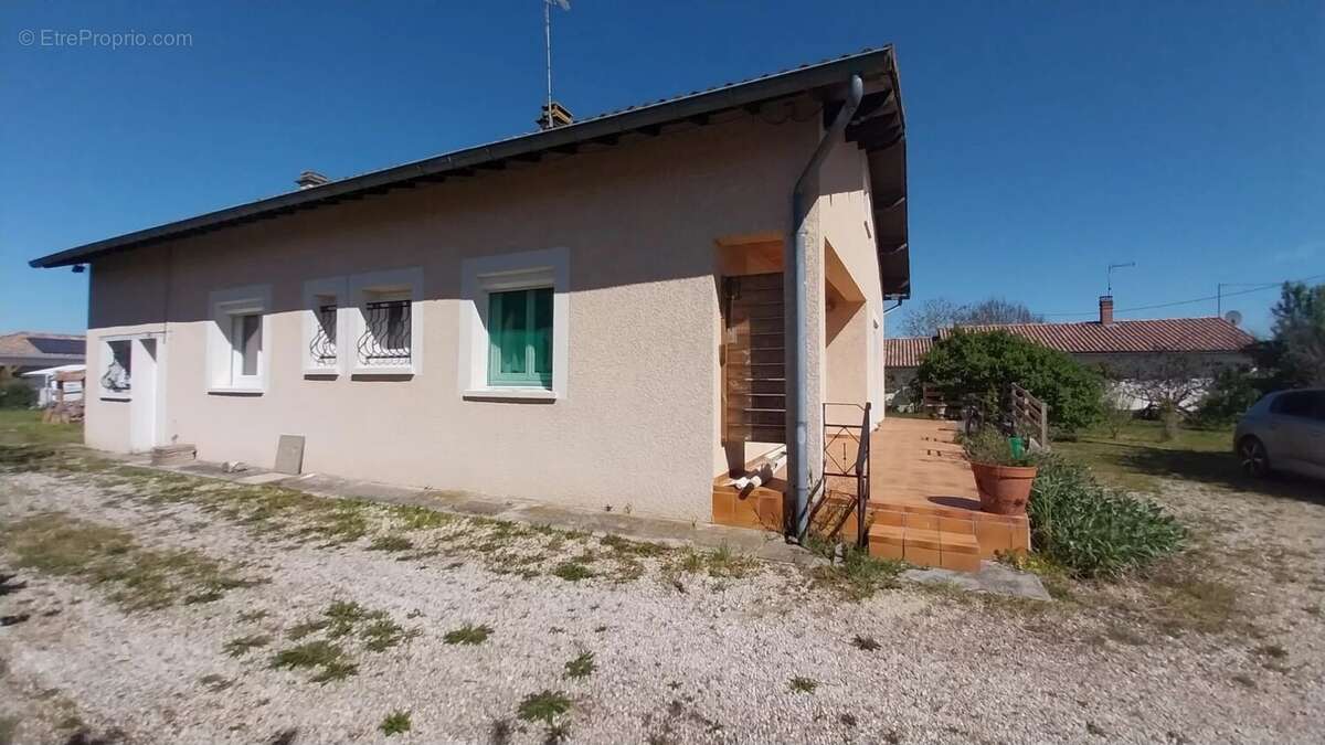 Maison à MONTBARTIER