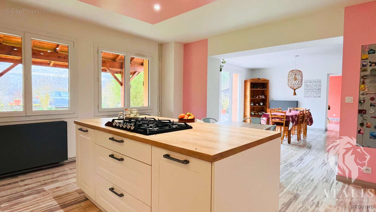 Maison à SAINT-JUST-DE-CLAIX