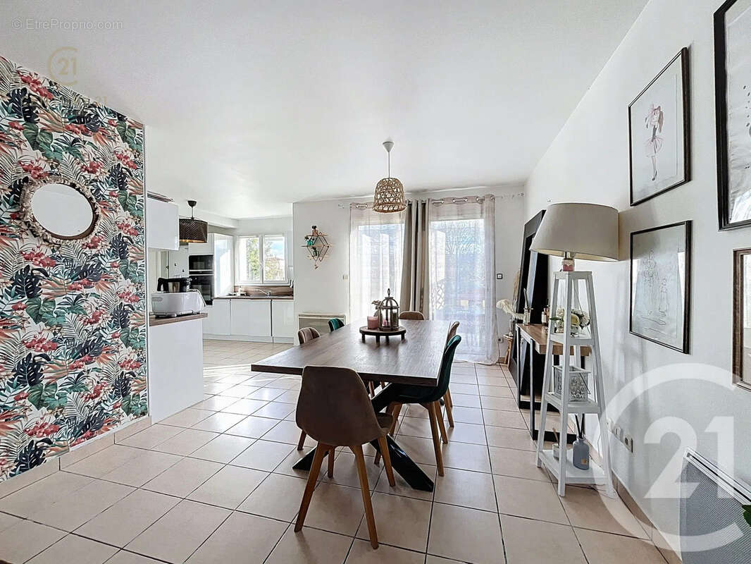 Maison à ROUSSILLON