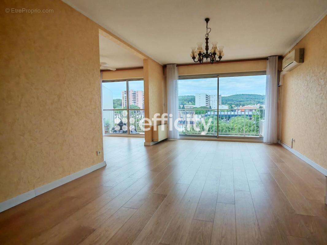 Appartement à SALON-DE-PROVENCE