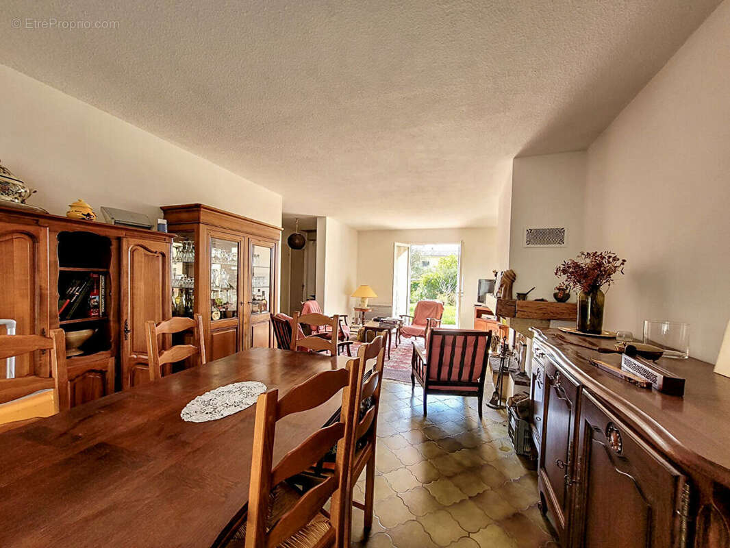 Maison à SAINT-PAUL-TROIS-CHATEAUX