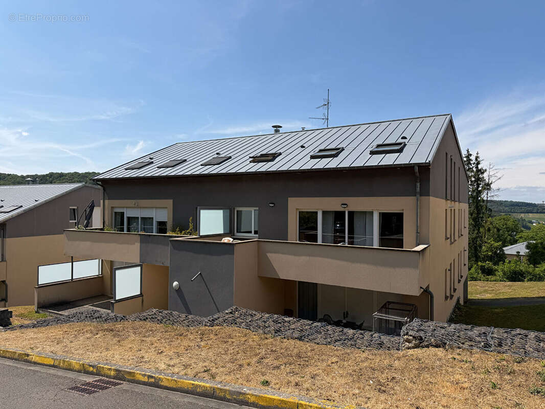 Appartement Apach F4 dans résidence de 2012 avec terrasse//garage/parking/cave - photo 2