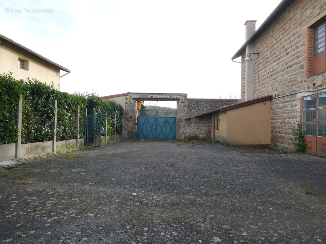 Maison à SAINT-LAURENT-DE-CHAMOUSSET