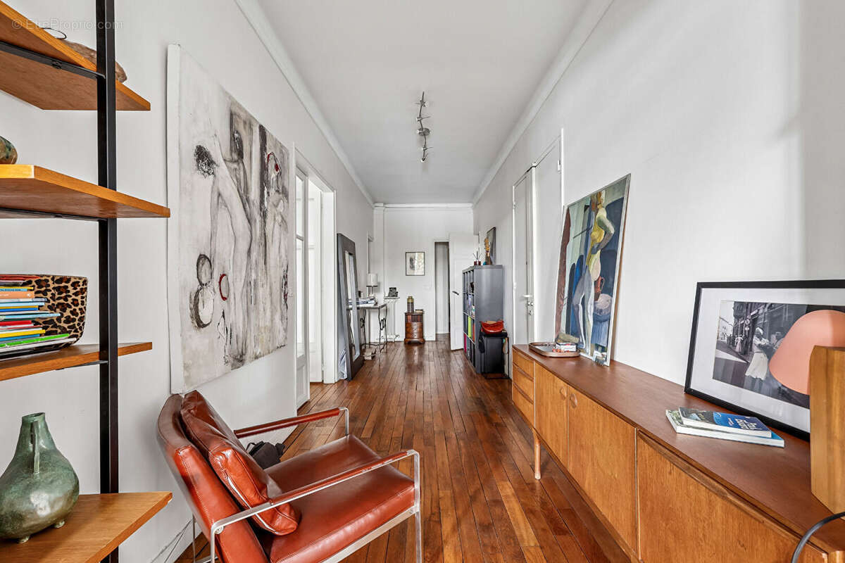 Appartement à PARIS-16E