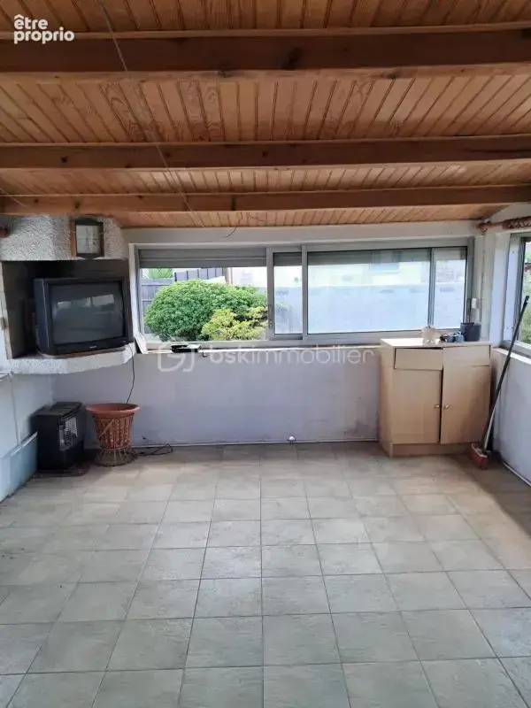 Villa 4 faces avec 3 garages - Le tout sur un terrain clôturé et arboré de 936m² - Produit rare à Maraussan - photo 17