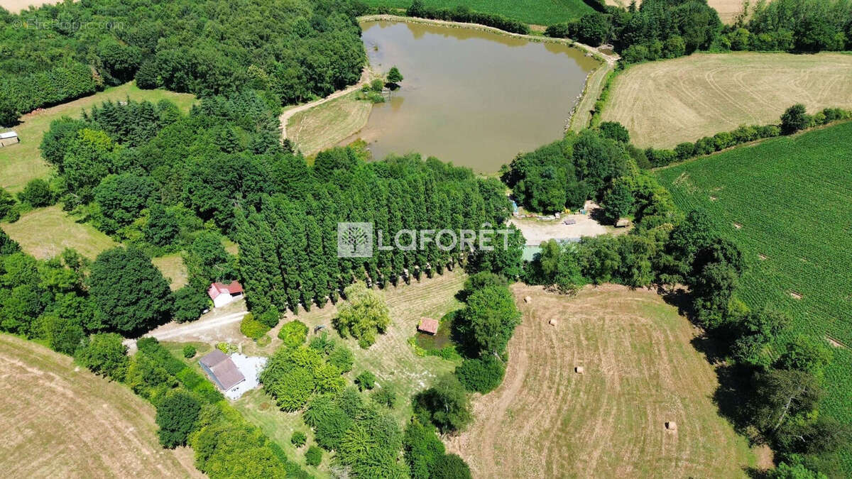 Terrain à BRIOUZE