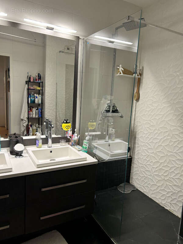 Appartement à LEVALLOIS-PERRET