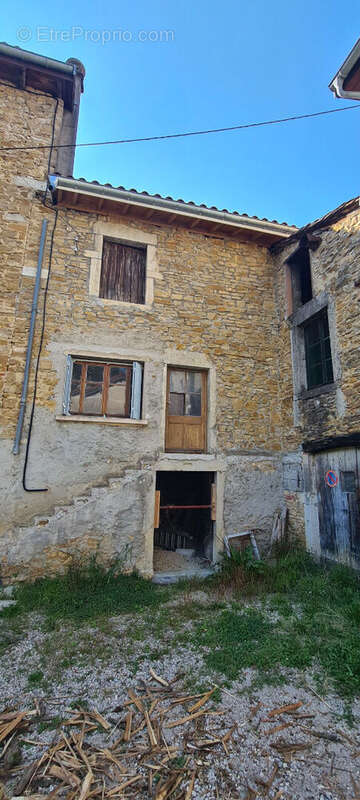 Autre à JUJURIEUX