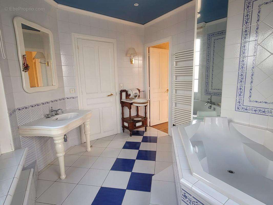 Maison à SAINT-CALAIS