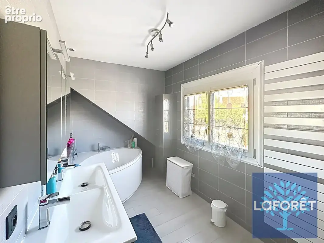 Maison et dépendance Vigneux-sur-seine 6 pièces 125 m2 - photo 13