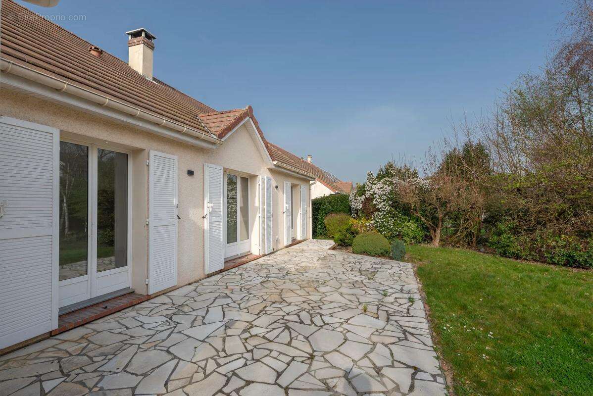 Maison à CLAYE-SOUILLY