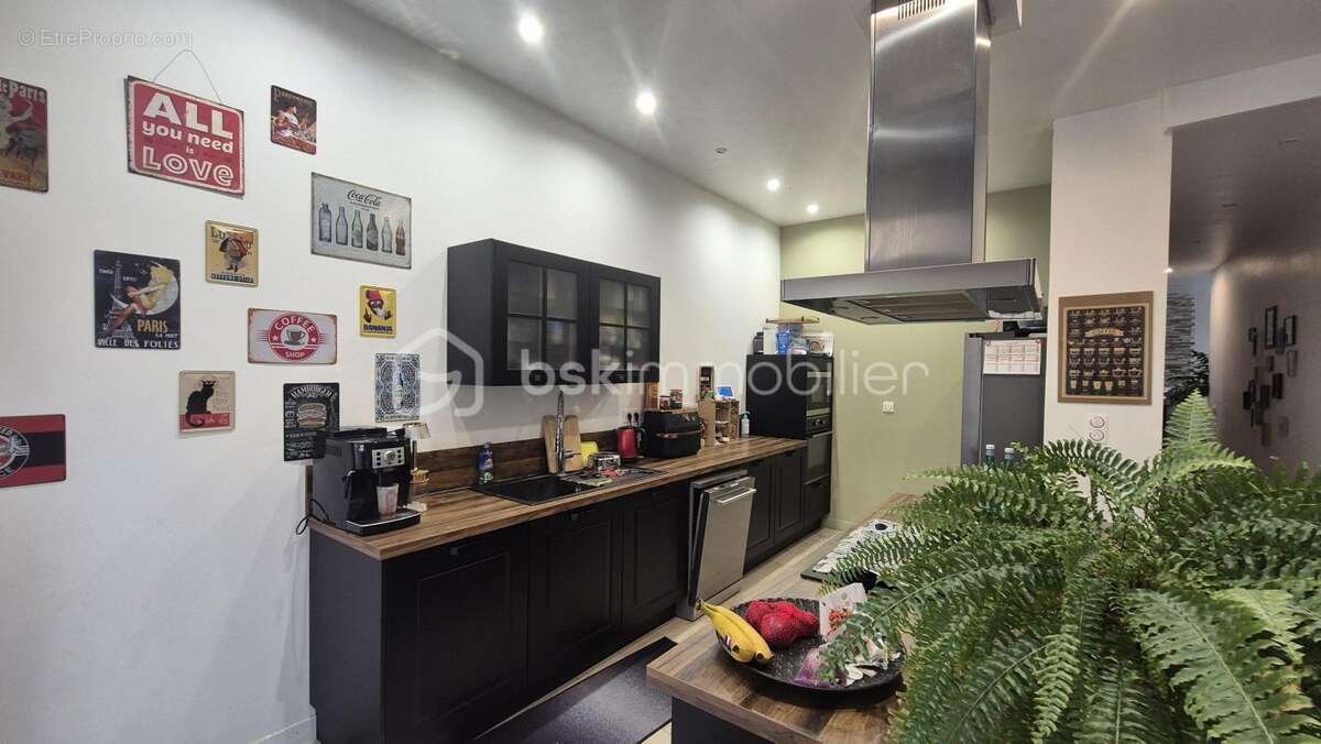 A vendre maison de maitre renovee deux faces de 183m² a baixas - centre ville - proche des commerces - terrasse - quatre chambre - photo 4