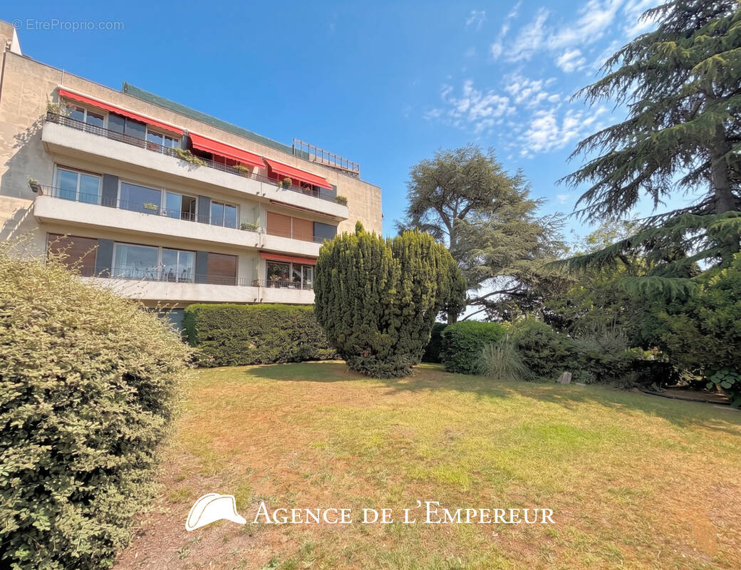 Appartement à SURESNES