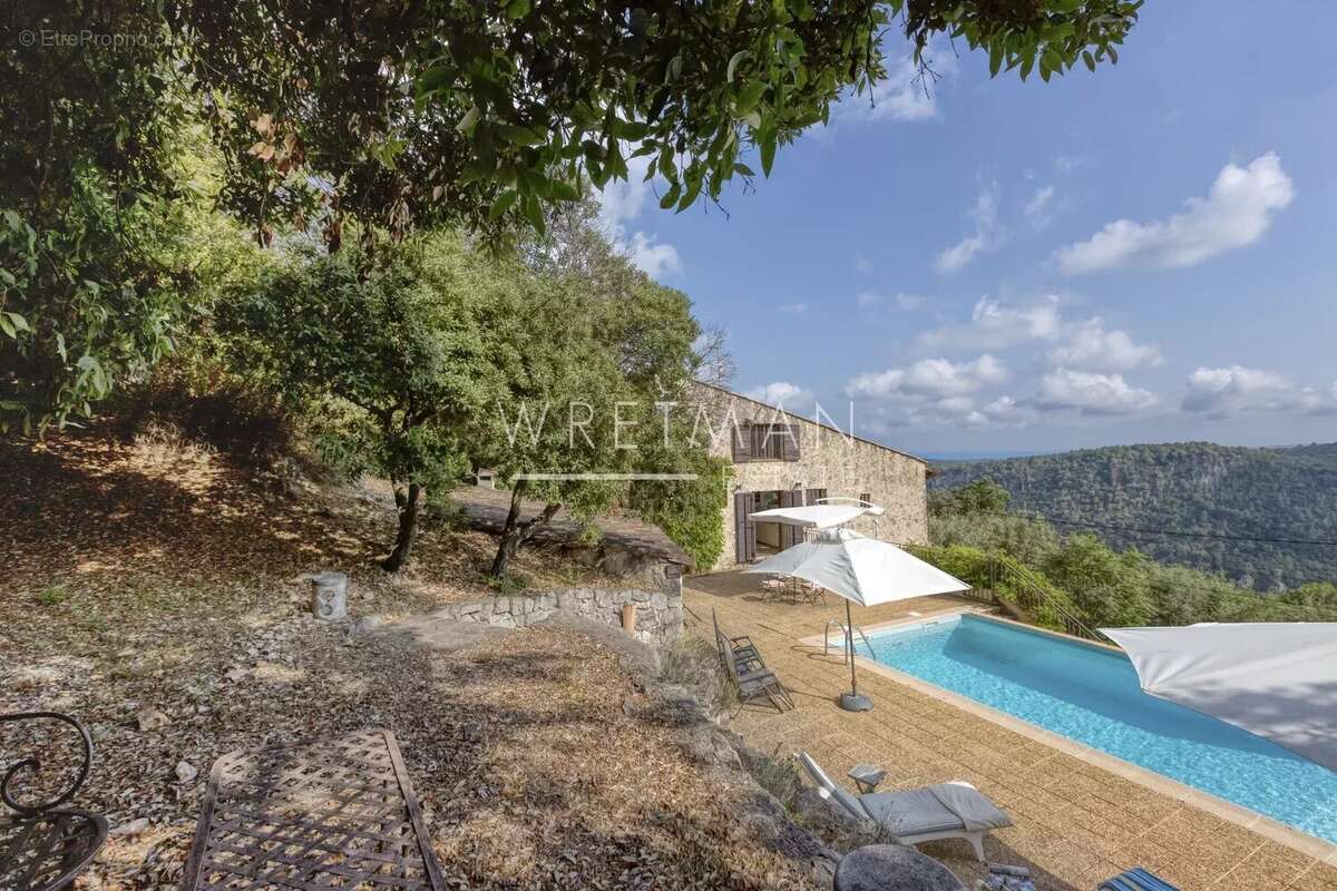 Maison à TOURRETTES-SUR-LOUP