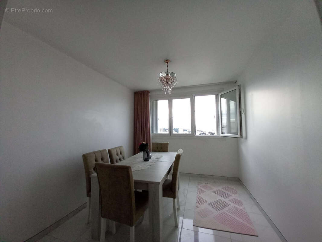 Appartement à MARSEILLE-14E