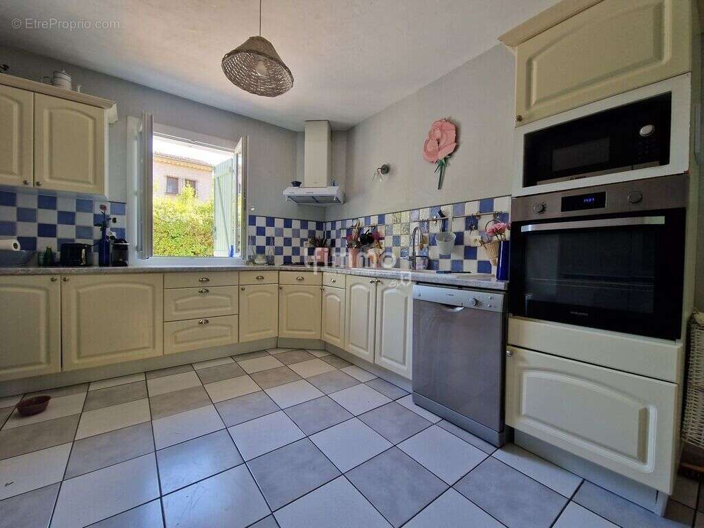 Villa T7 avec piscine, garage et terrain - photo 5