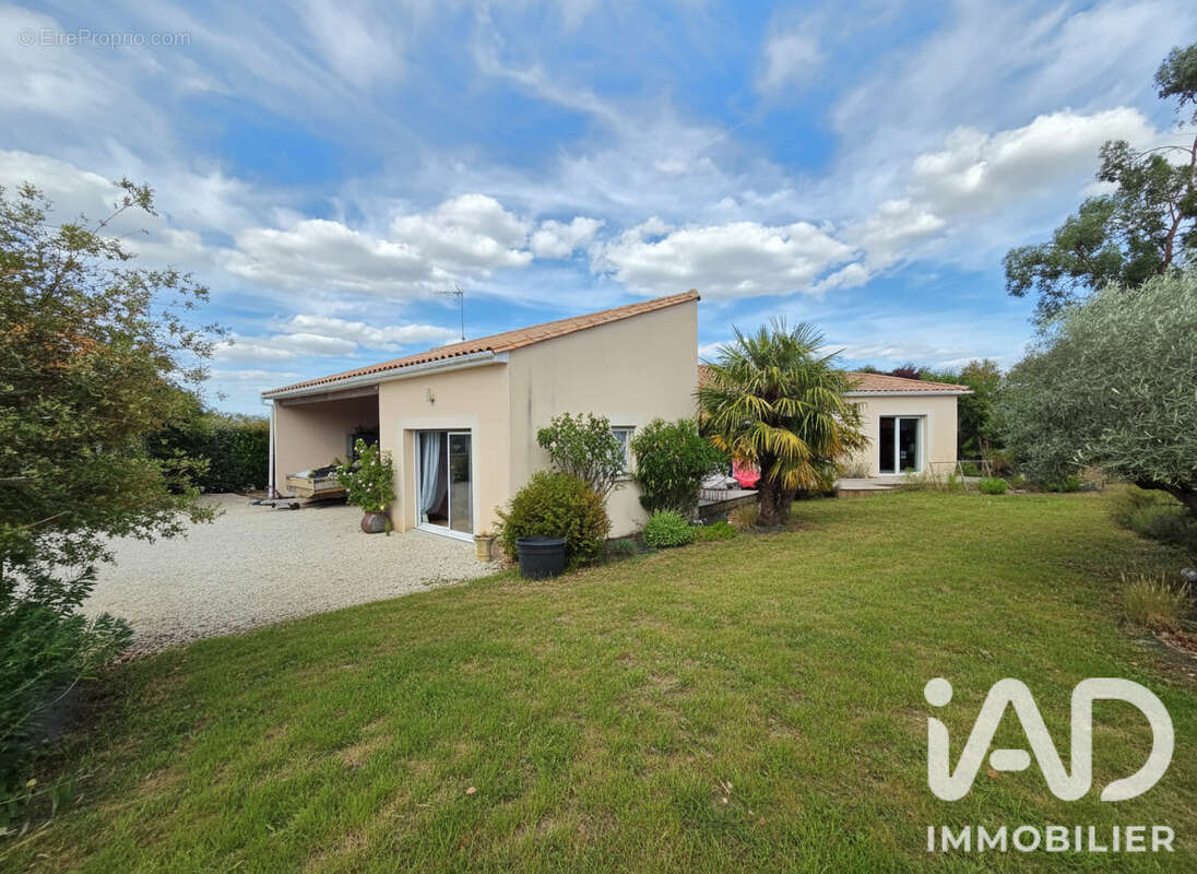 Maison 150 m² à Mornac  - photo 3