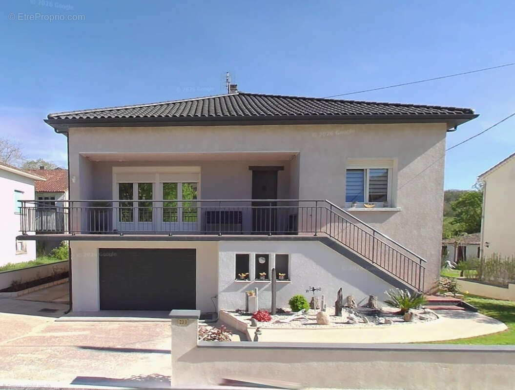 Maison à MONTAIGU-DE-QUERCY