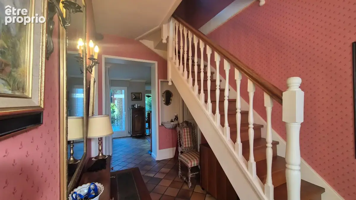 Béthune centre ville - Belle maison bourgeoise 8 pièces avec jardin, terrasse et garage. 140 m2 - photo 8