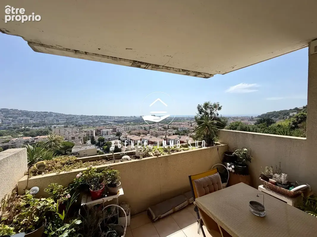 Appartement à SAINT-LAURENT-DU-VAR