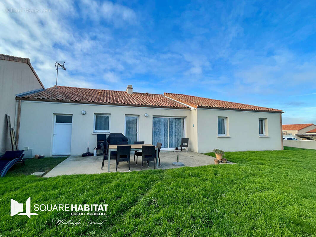 Maison à SAINT-MACAIRE-EN-MAUGES