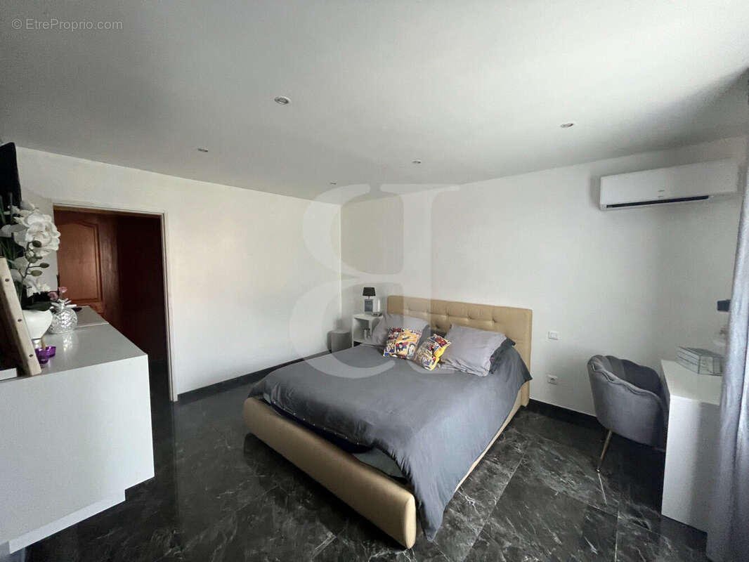 Maison à PERNES-LES-FONTAINES