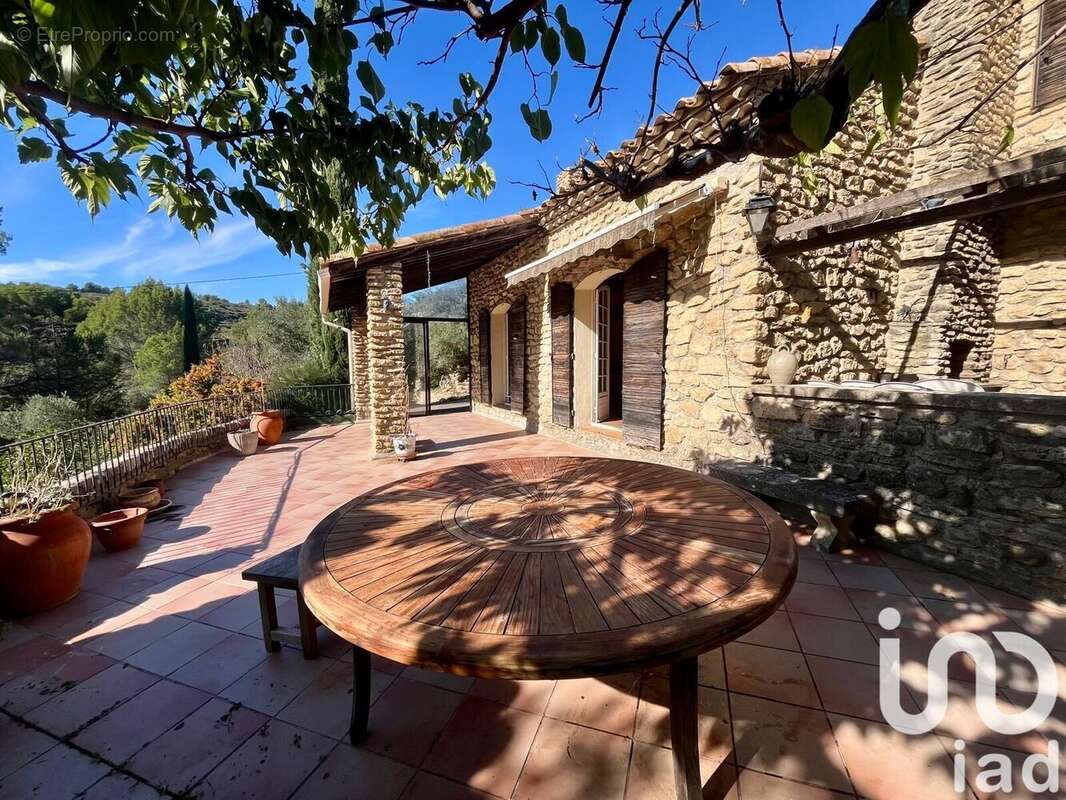 Photo 2 - Maison à SALON-DE-PROVENCE