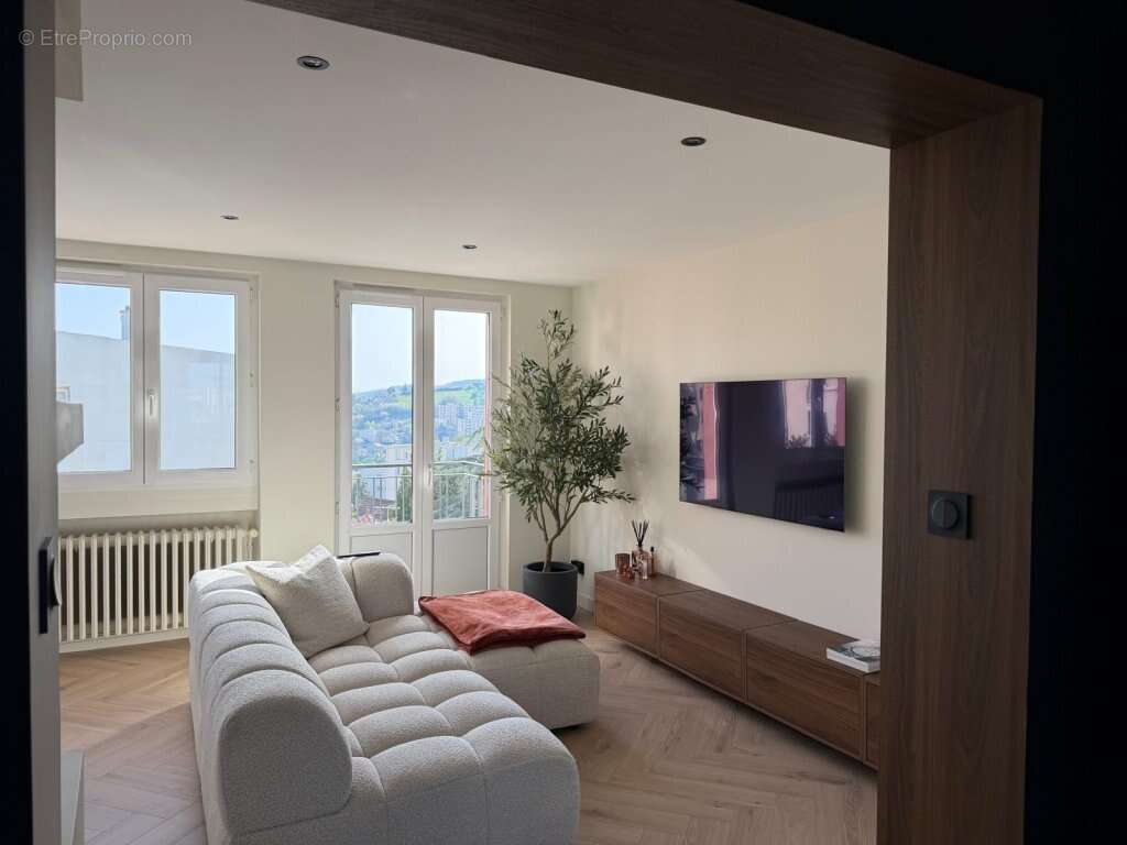 Appartement à SAINT-ETIENNE