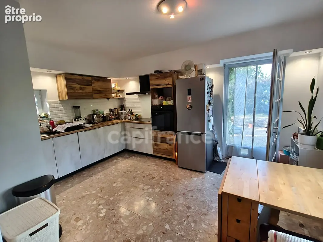 Maison en pierre avec plus d’un hectare de terrain – Berrien - photo 7