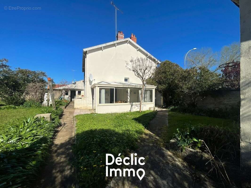 Charmante maison avec Jardin, à Luçon, proche de toutes les commodités. - photo 3