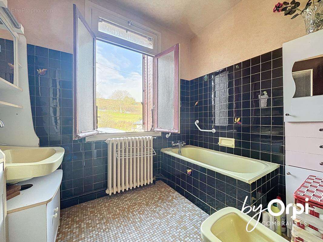 Maison à GOUTTIERES