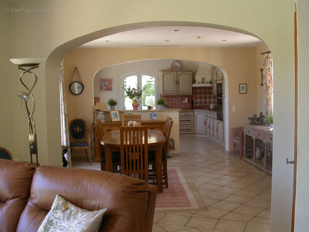 Maison à PLAN-DE-LA-TOUR